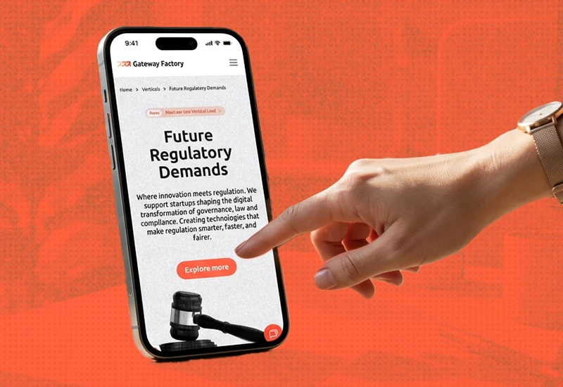 Gateway Factory Mobile Website auf orangem Hintergrund