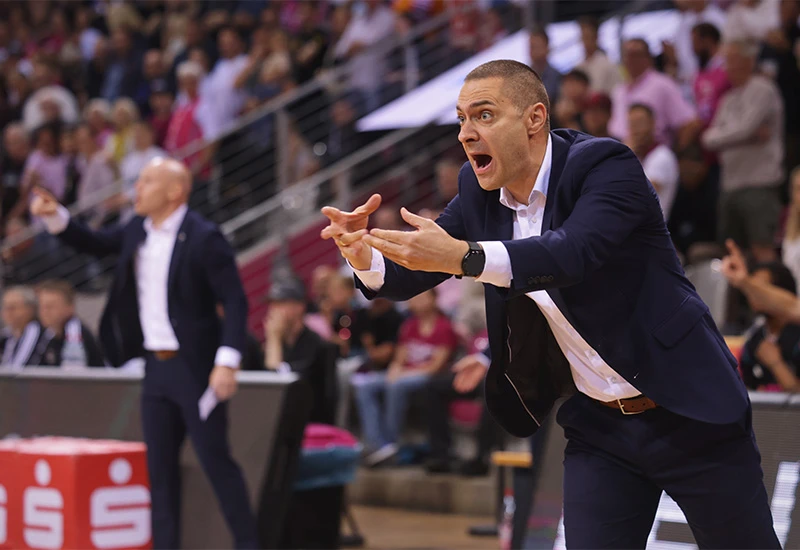 Telekom Baskets DEFENSE - Bild 9